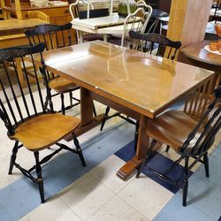 Vintage Hitchcock Kitchen Table With Four Chairs