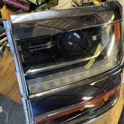 2018 Silverado OEM Driver Side Good Damage Head Light 