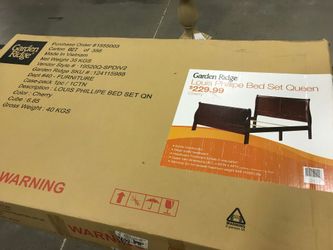 BRAND NEW QUEEN SIZE BED