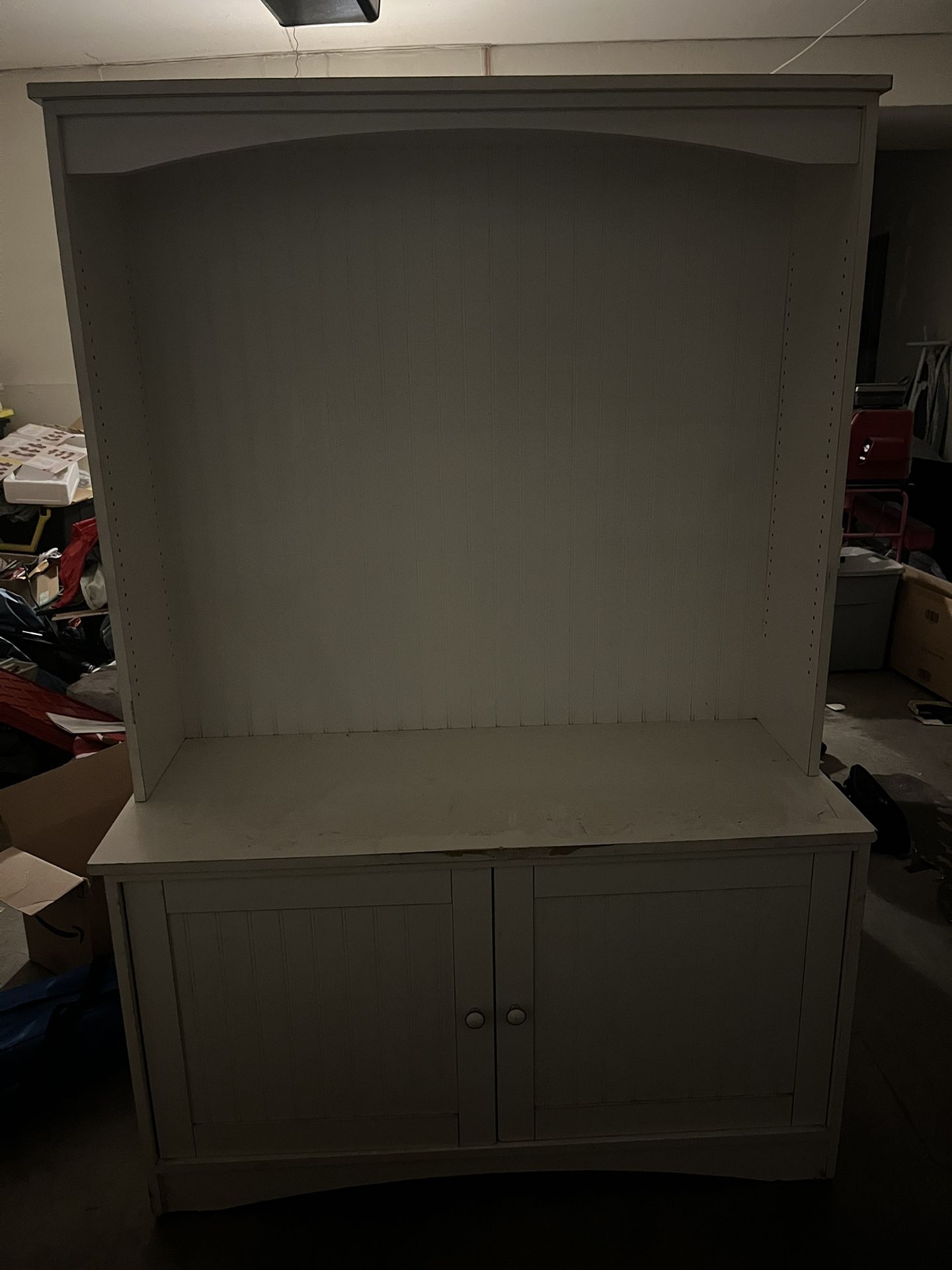 White shelf with cabinet