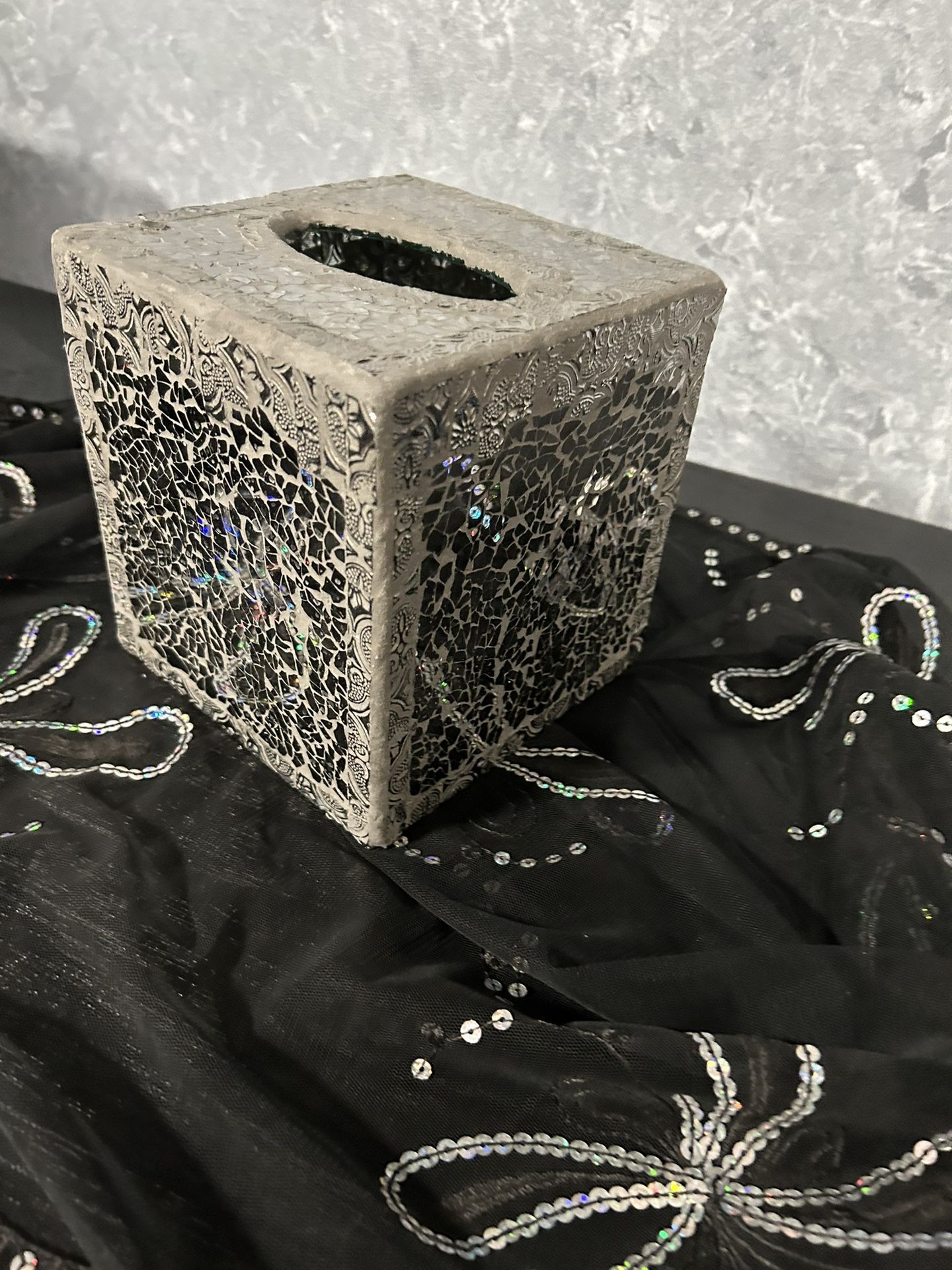 Square Mirrored Tissue Box