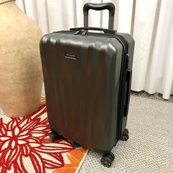 Ricardo Hardside Carry on Suitcase