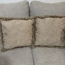 Decorative Pillows 