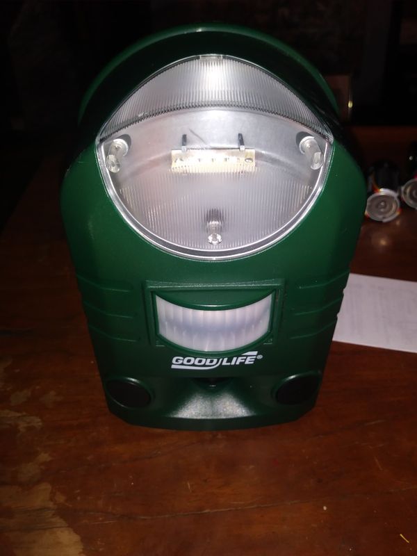 New Good Life Llc The Guardian Indoor Outdoor Electronic Pest New Good Life Llc The Guardian Indoor Outdoor Electronic Pest Repeller