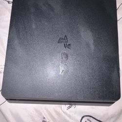 Playstation 4 slim
