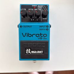 Boss VB-2W  (Waza Craft Vibrato Pedal)
