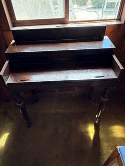 ANIQUE AND VINTAGE WRITING DESK