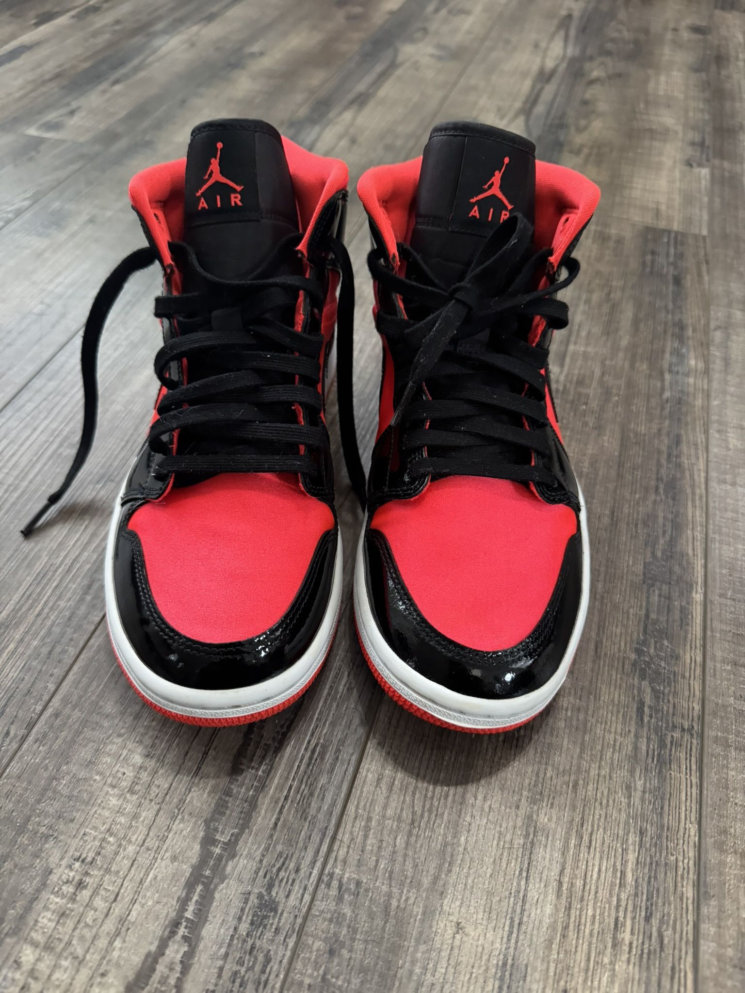 Jordan 1 Mid Hot Punch