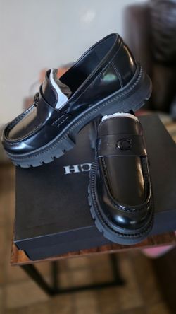 Men Coach size 10