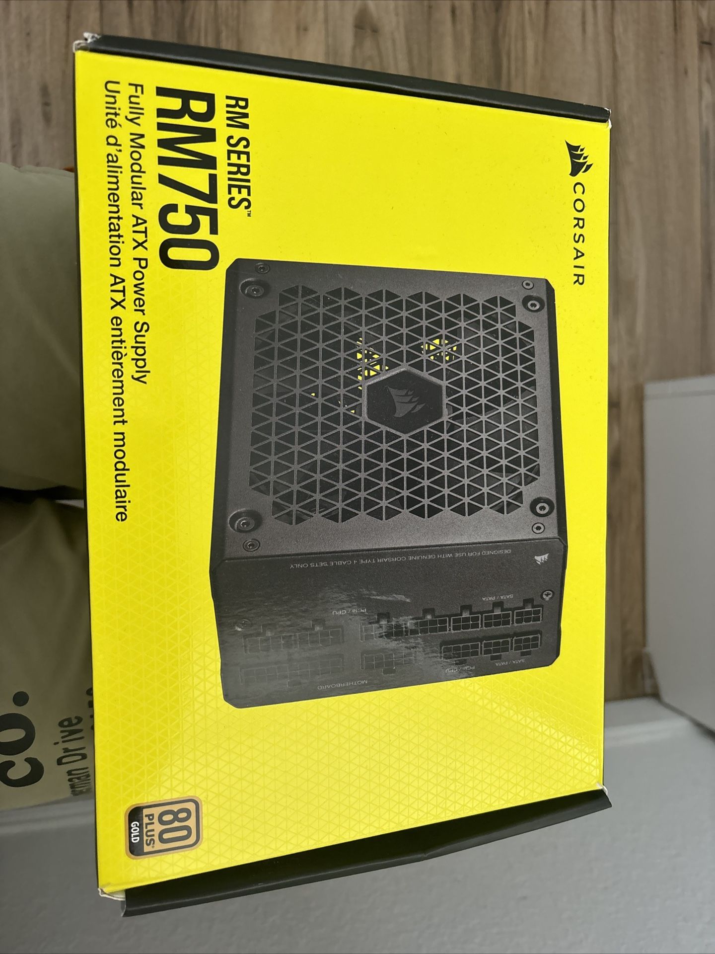 Corsair RM750 750W 80+ Gold Fully Modular Power Supply – Excelente Estado
