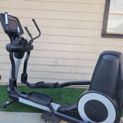 LIFEFITNESS ELLIPTICAL 