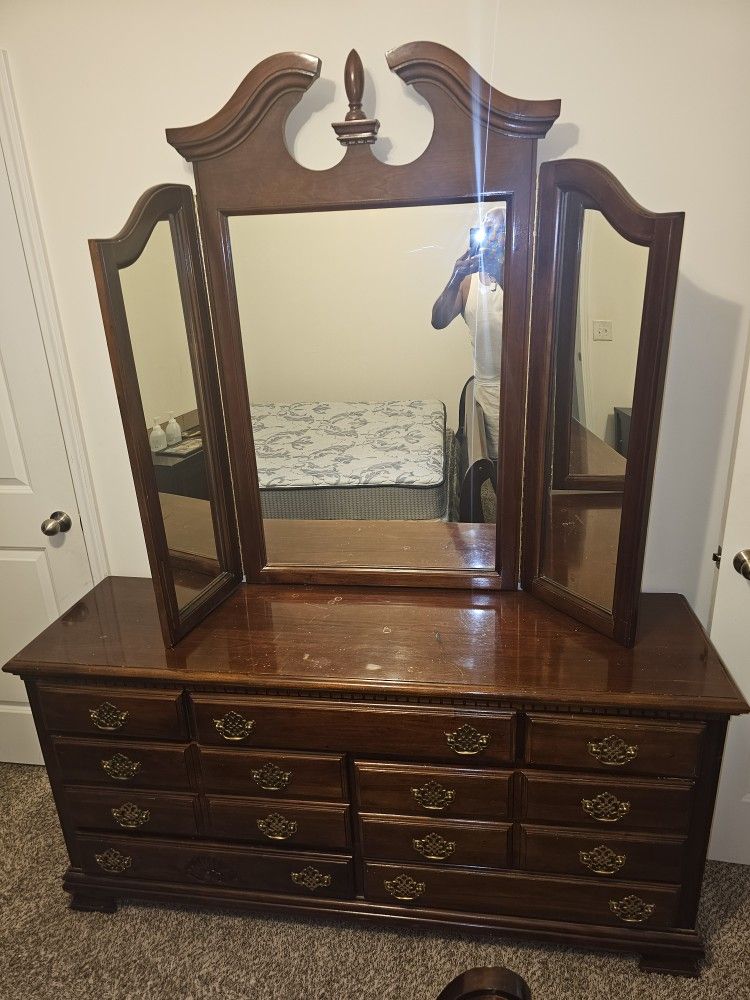 Dresser