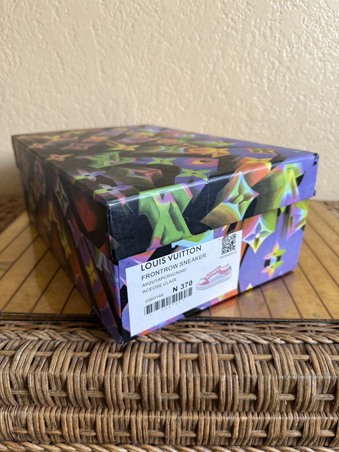 Nib Louis Vuitton sneaker, tennis shoe running sport women’s