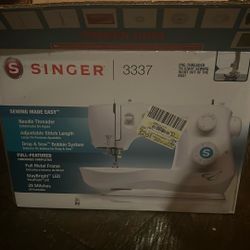 Singer 3337 Barely Used Still In The Box 