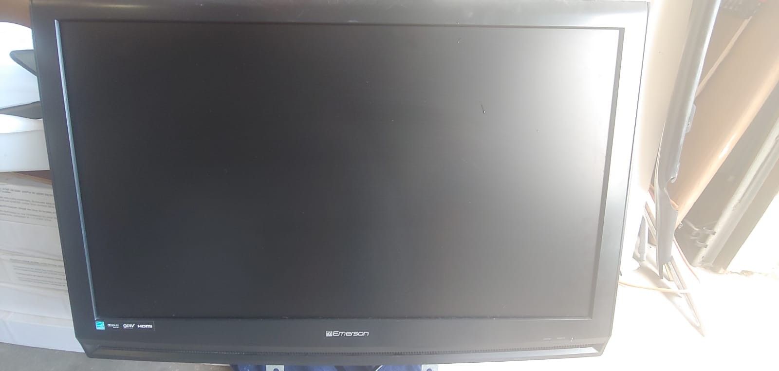 32" TV