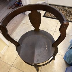 Vintage Solid Wood Windsor Chair – Farmhouse / Colonial Style Armchair