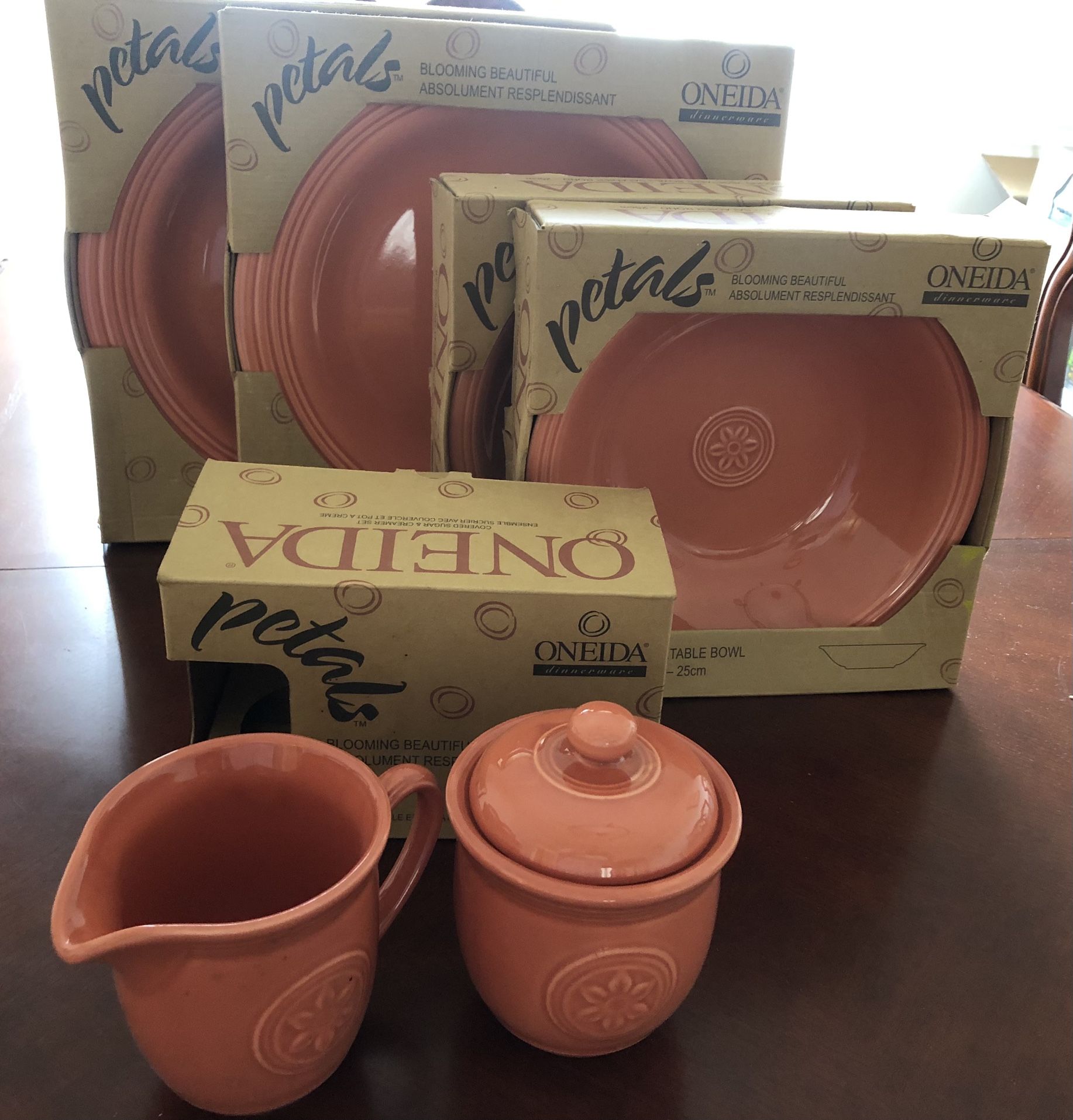 2 Round Platter (12.5”), 2 Round Vegetable Bowl (9.75”), Covered Sugar & Creamer Set