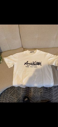 Louis Vuitton t shirt size medium
