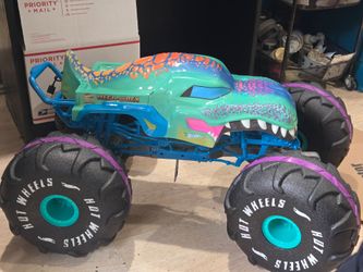 Mega Rex Hot Wheels Remo