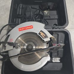 Craftsman Circular Saw With Case
