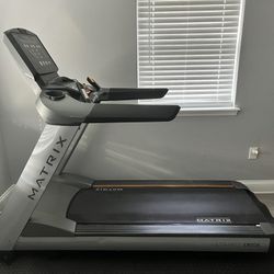 Matrix T-5X-07-C Treadmill 