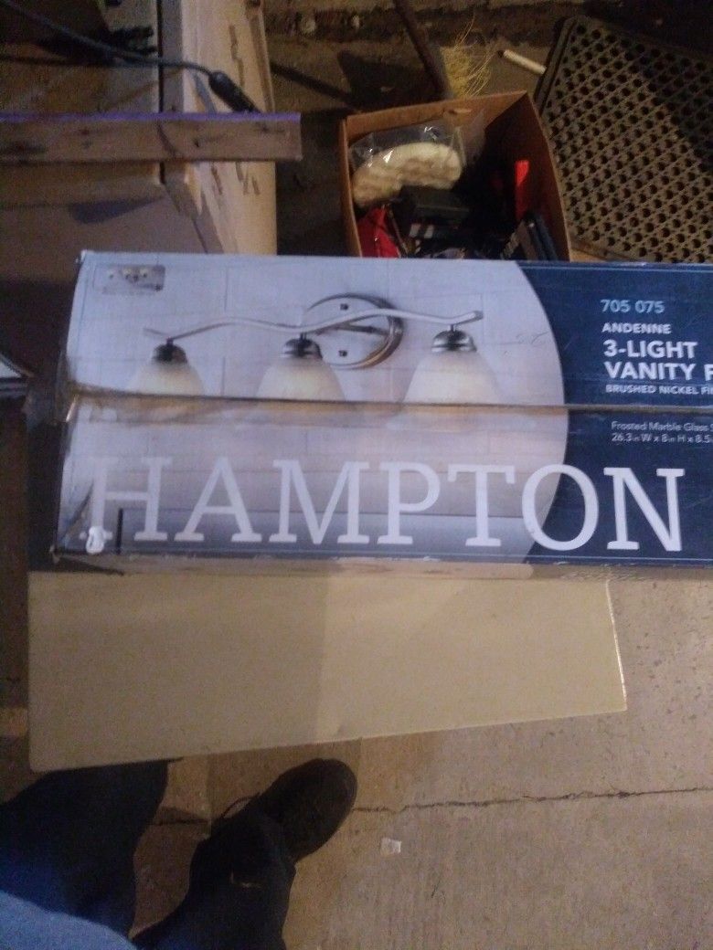 Hampton Bay Light Fixture