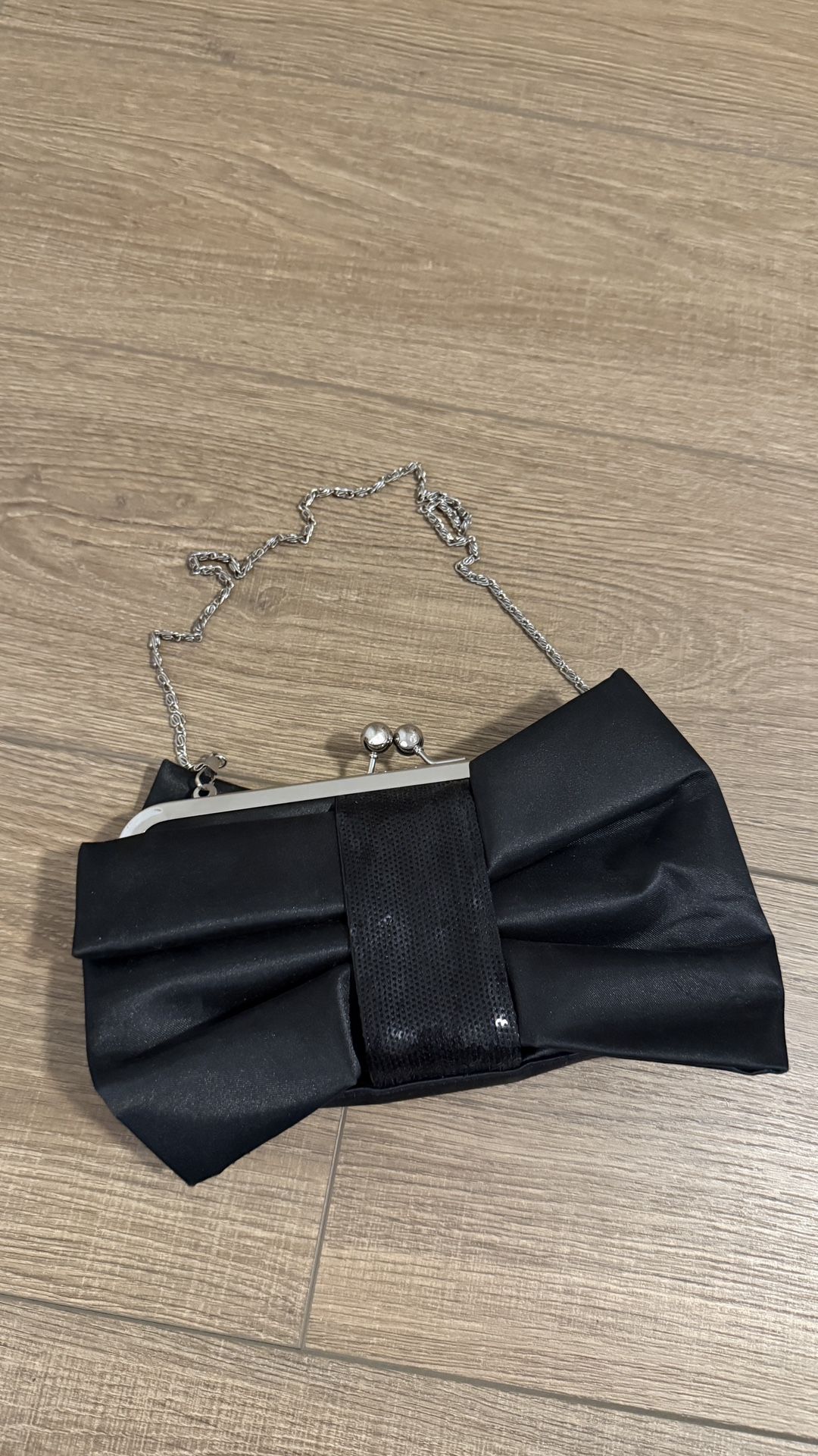Women’s Elegant Black Bow Clutch