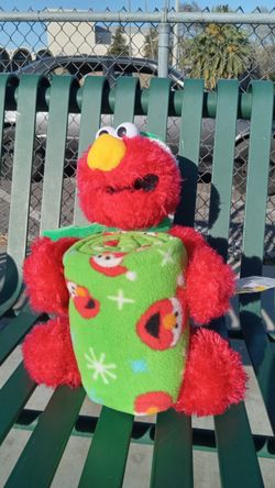 Christmas Elmo With Blanket