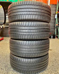 285/40/20 Goodyear vendo un set de llantas usadas excelente condiciones de vida las 4 ✅🤩I am selling a set of used tires, all 4 in excellent living c