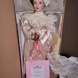 Ashton-Drake Galleries Doll. "Betty's 1930's Wedding Dress."