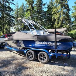 Sanger 2013 V215 Wakeboard Boat 