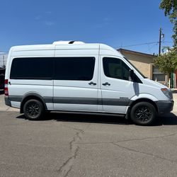 2008 dodge sprinter w/ lift for wheelchair