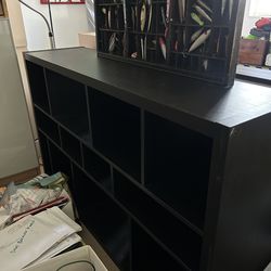 Cabinet (frame on top not included)