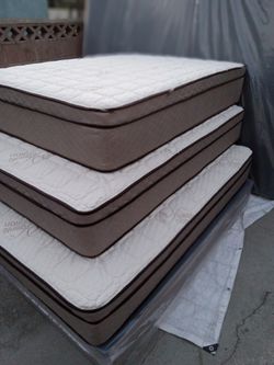 Queen Size Mattress Pillow Top New 12"