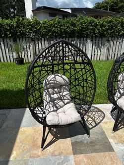 Oversized Outdoor Wicker Basket Egg Chairs