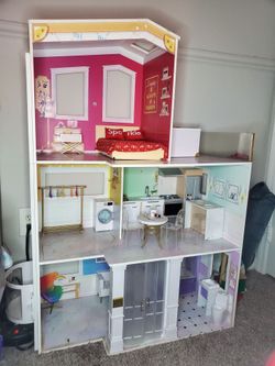 Rainbow High Townhouse - 3-Story Wood Dollhouse Playset