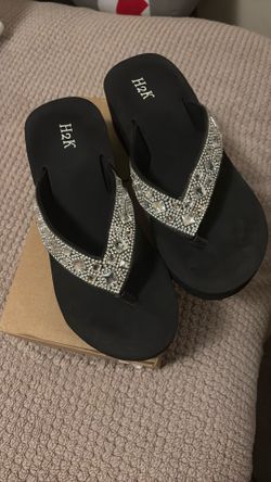 New Woman Sandals Size 9