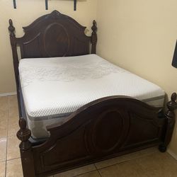 Queen Bed And Dresser+Mirror Set