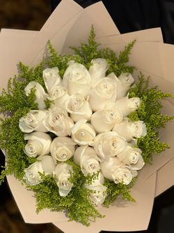 White Roses 🌹