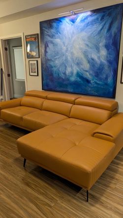 New Leather Sectional Couch with Chaise! Free Delivery 🚚!