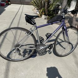 Woman’s Road/ Hybrid Bike 