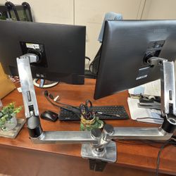 Monitor Holder With Monitors
