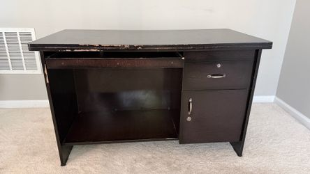 FREE- Computer Desk with Keyboard Tray & Storage | Moving Giveaway