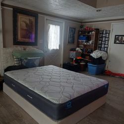 Queen mattress 