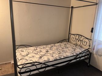 Twin Size Metal Canopy Bed Mattress Included