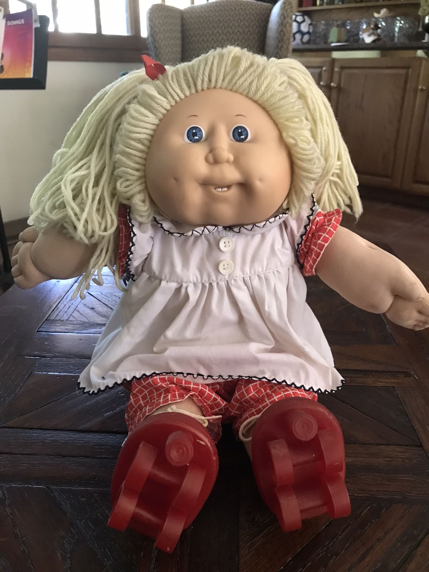 Blonde Cabbage Patch Doll With Teeth