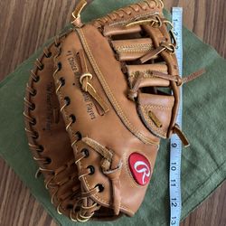 Rawlings Left Hand Glove 
