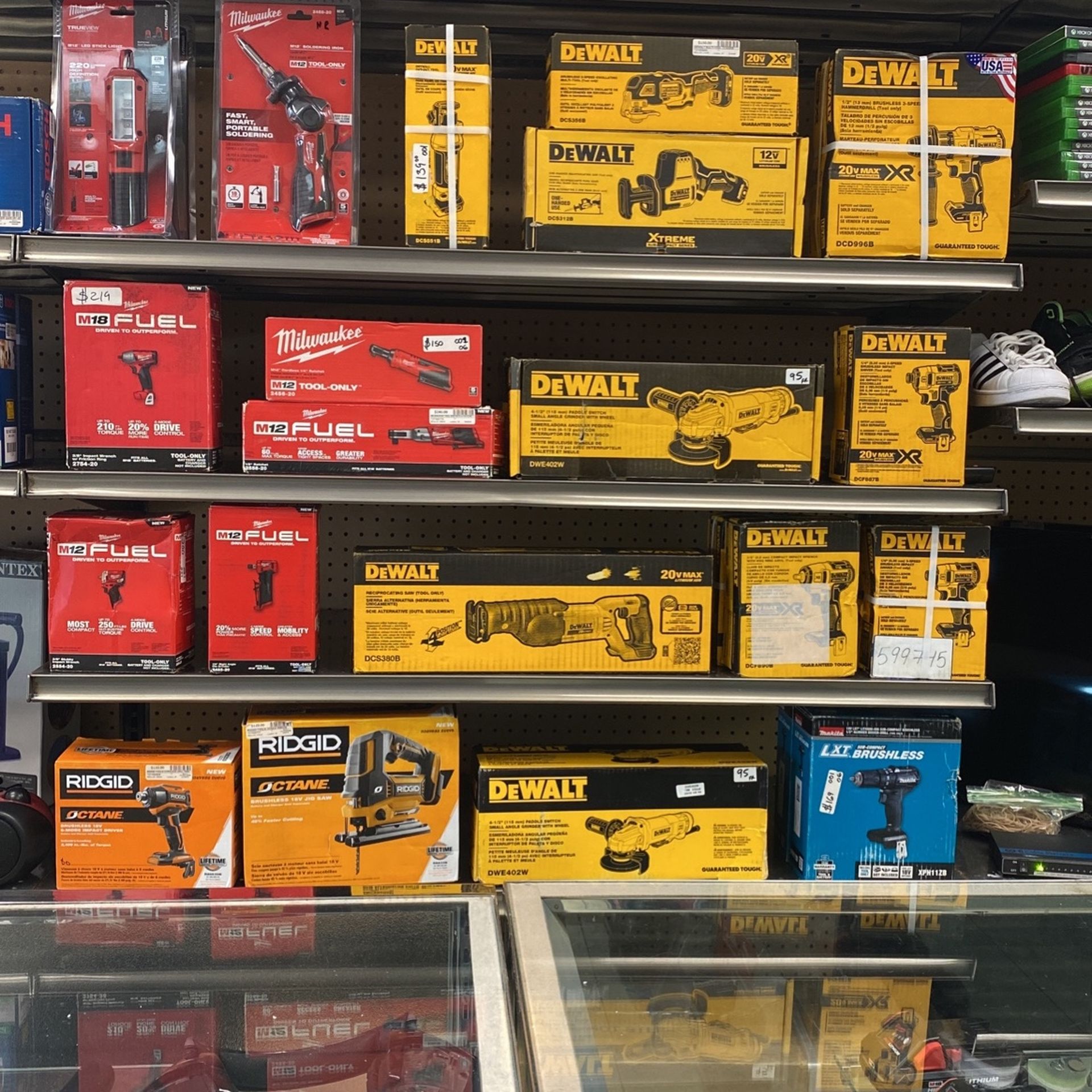 DEWALT * MILWAUKEE * MAKITA * TOOLS