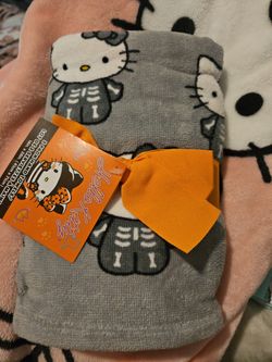 Hello Kitty Hand Towels