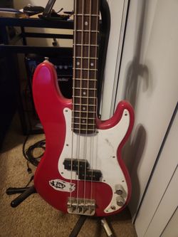 Bass guitar squire mini